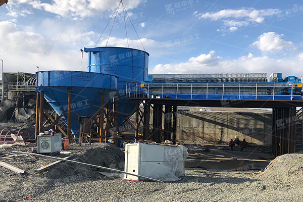 板框壓濾機調(diào)整制備條件和參數(shù)，可以達(dá)到更好的污泥處理效果